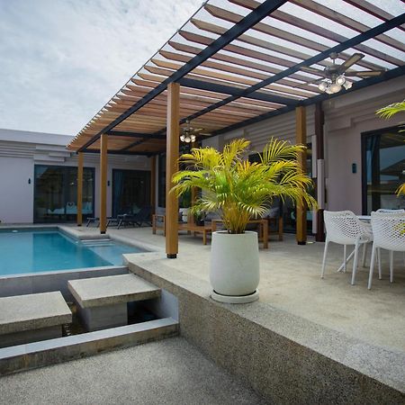 Gold Chariot Pool Villa, Phuket - Sha Plus Certified 방타오 비치 객실 사진